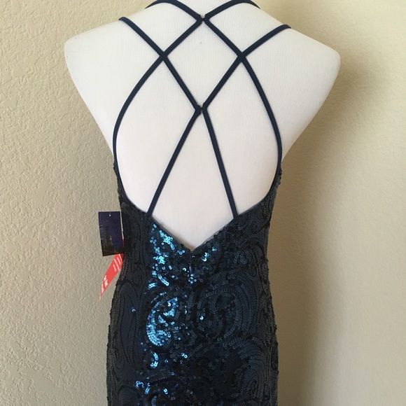 Long gown Formal dress sequin covered gown open back body con shimmering blue - Picture 4 of 9